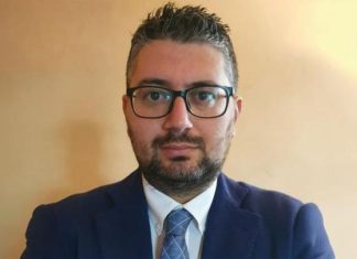 جوزيبي دينتيتشه: الاضطرابات تدفع إلى زيادة أزمات اقتصاد مصر جوزيبي دينتيتشه: الاضطرابات تدفع إلى زيادة أزمات اقتصاد مصر