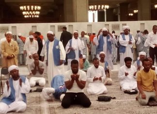 حجاج ولاية النيل الابيض يفرغون من زيارة المزارات الدينية حجاج ولاية النيل الابيض يفرغون من زيارة المزارات الدينية