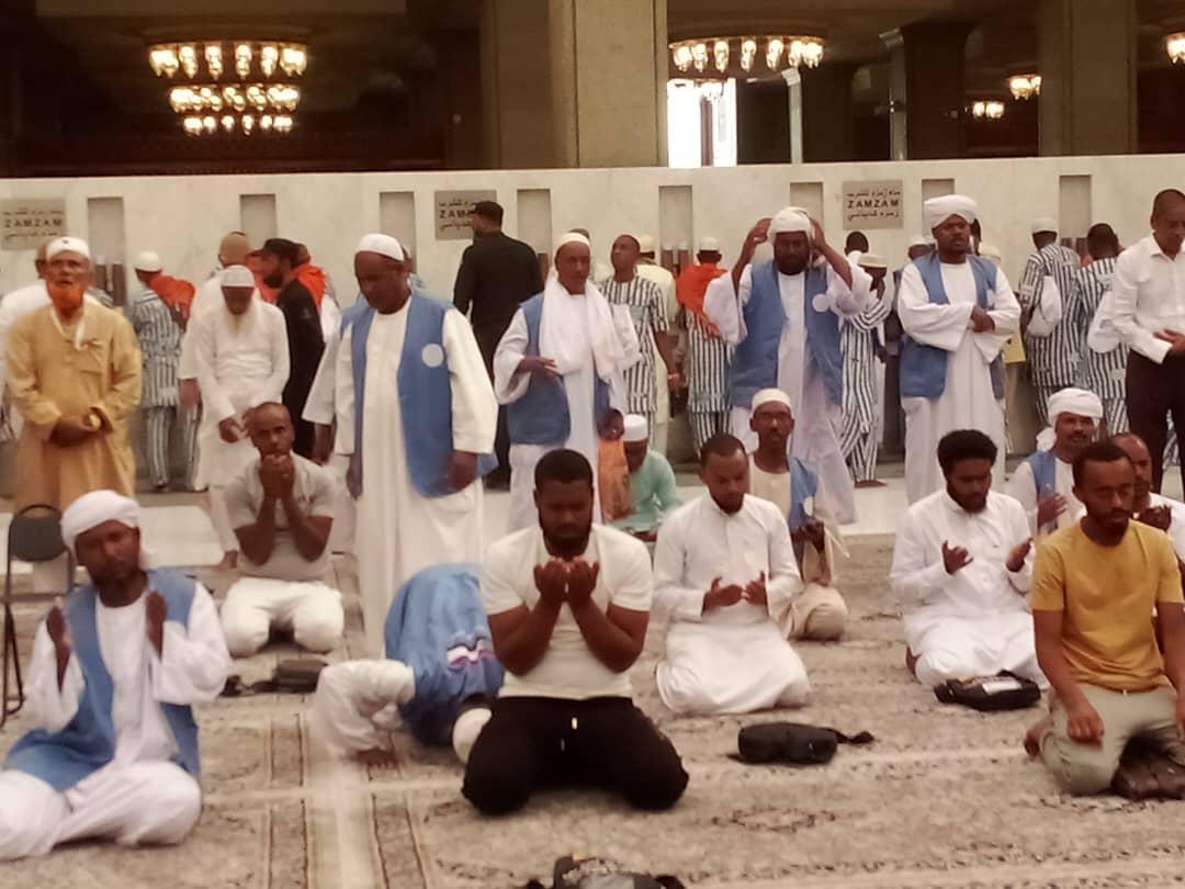 حجاج ولاية النيل الابيض يفرغون من زيارة المزارات الدينية حجاج ولاية النيل الابيض يفرغون من زيارة المزارات الدينية