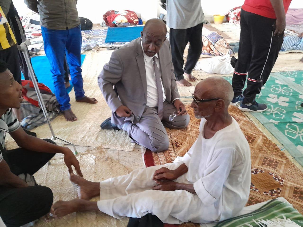 القائم بالاعمال بسفارة السودان باريتريا يتفقد مراكز الايواء باسمرا القائم بالاعمال بسفارة السودان باريتريا يتفقد مراكز الايواء باسمرا