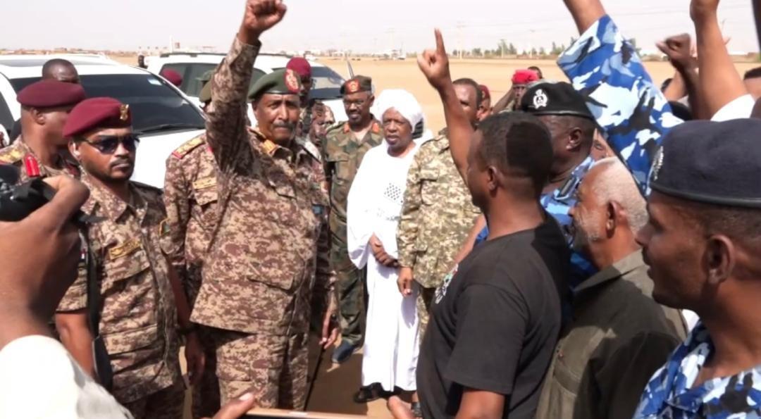 البرهان : سنقاتل الدعم السريع حتى اخر جندي في القوات المسلحة ويزور جرحى مجزرة ود النورة البرهان : سنقاتل الدعم السريع حتى اخر جندي في القوات المسلحة ويزور جرحى مجزرة ود النورة