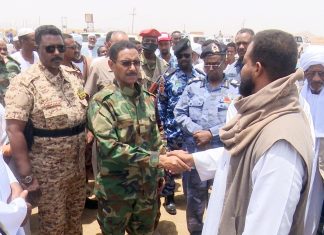 والي كسلا يقدم واجب العزاء في ضحايا العاصفة والي كسلا يقدم واجب العزاء في ضحايا العاصفة