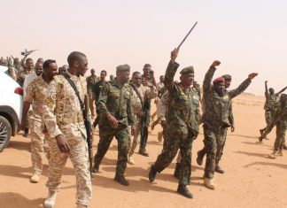 العطا يهنئ الضباط وضباط الصف بمنطقة امدرمان العسكرية بعيد الاضحي العطا يهنئ الضباط وضباط الصف بمنطقة امدرمان العسكرية بعيد الاضحي
