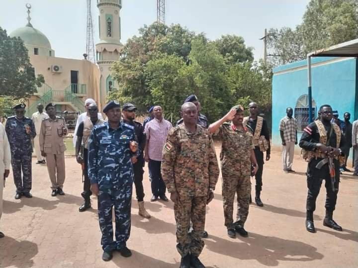 والي الخرطوم يبحث مع قادة الشرطة وجهاز المخابرات القضايا الأمنية والي الخرطوم يبحث مع قادة الشرطة وجهاز المخابرات القضايا الأمنية