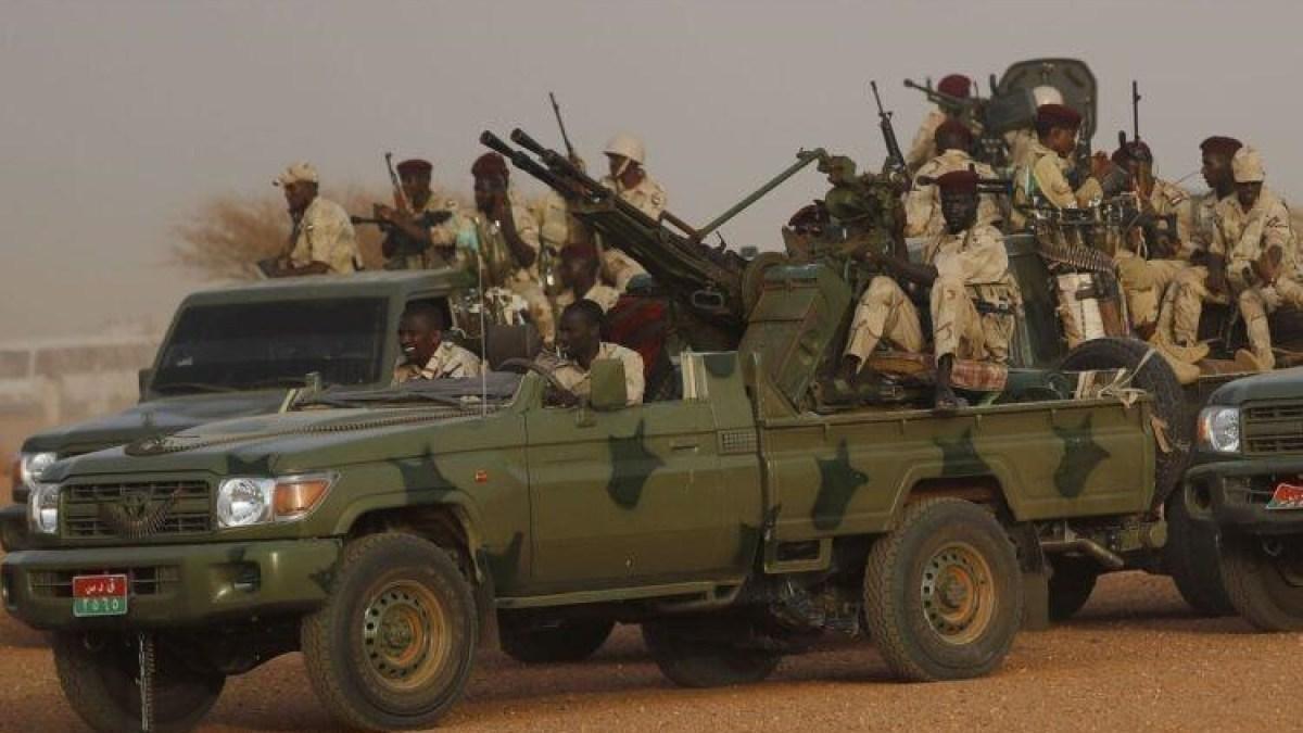الجيش السوداني يستعيد السيطرة على سنجة والقتال يجبر 55 ألفا على النزوح الجيش السوداني يستعيد السيطرة على سنجة والقتال يجبر 55 ألفا على النزوح
