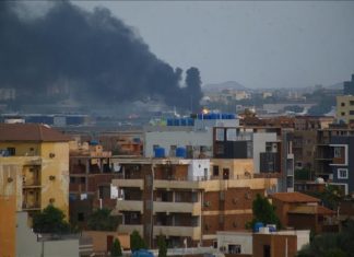 ناشطون سودانيون: مقتل 8 من عائلة واحدة بقصف استهدف مسجدا بالفاشر ناشطون سودانيون: مقتل 8 من عائلة واحدة بقصف استهدف مسجدا بالفاشر