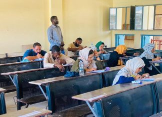 مدير جامعة بحري يقف على سير الإمتحانات لطلاب كلية الطب مدير جامعة بحري يقف على سير الإمتحانات لطلاب كلية الطب