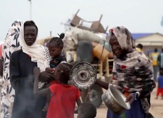 ملايين السودانيين يواجهون شبح المجاعة ويحملون أكفانهم على الرؤوس ملايين السودانيين يواجهون شبح المجاعة ويحملون أكفانهم على الرؤوس