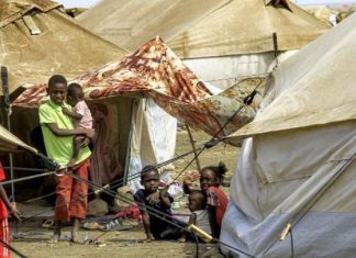 أحلام المستقبل غائبة عن أطفال السودان النازحين أحلام المستقبل غائبة عن أطفال السودان النازحين