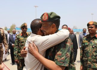 آبي أحمد يبلغ البرهان : هذه الحرب ستنتهي والاصدقاء الحقيقيون يظهرون وقت الشدة آبي أحمد يبلغ البرهان : هذه الحرب ستنتهي والاصدقاء الحقيقيون يظهرون وقت الشدة