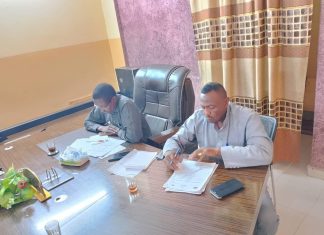 المدير التنفيذي لمحلية دلقو يترأس اجتماع لجنة الموارد المالية لوحدة البركة المدير التنفيذي لمحلية دلقو يترأس اجتماع لجنة الموارد المالية لوحدة البركة