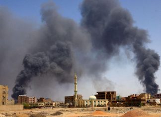 الجيش السوداني يسقط مسيّرات للدعم السريع في المناقل بولاية الجزيرة الجيش السوداني يسقط مسيّرات للدعم السريع في المناقل بولاية الجزيرة