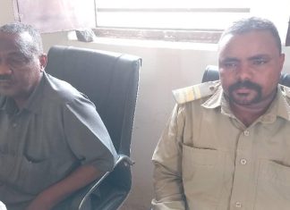 المدير التنفيذي لمحليةمروي يطمئن على سير الأداء بوحدةالقرير الإدارية المدير التنفيذي لمحليةمروي يطمئن على سير الأداء بوحدةالقرير الإدارية