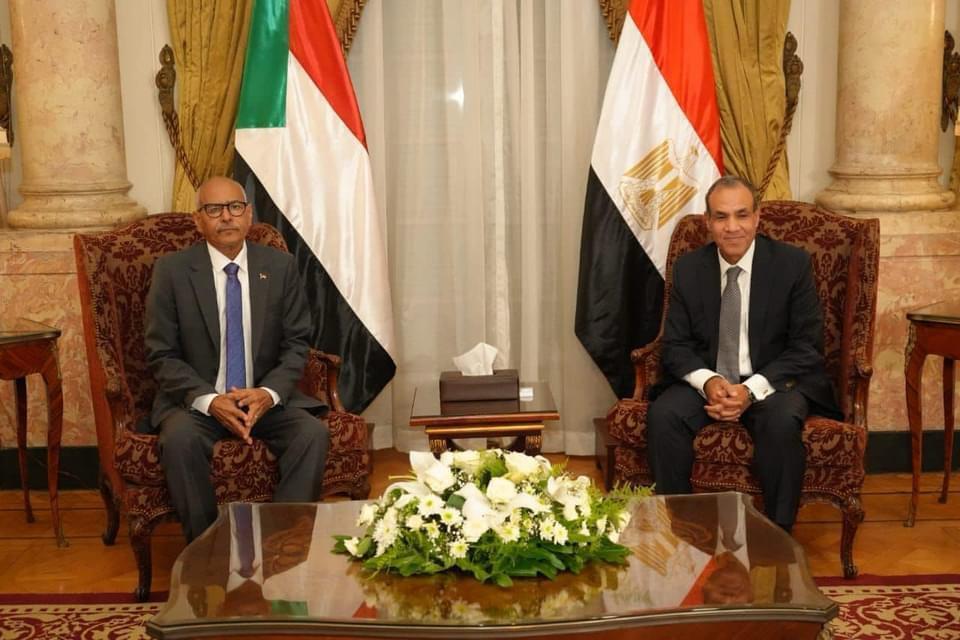 وزير الخارجية يلتقي بنظيره المصري وزير الخارجية يلتقي بنظيره المصري