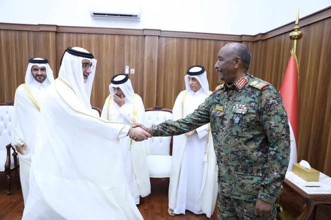 نائب وزير الخارجية القطرية ينقل الى البرهان تأكيدات من أمير قطر لمواجهة أزمة السودان نائب وزير الخارجية القطرية ينقل الى البرهان تأكيدات من أمير قطر لمواجهة أزمة السودان