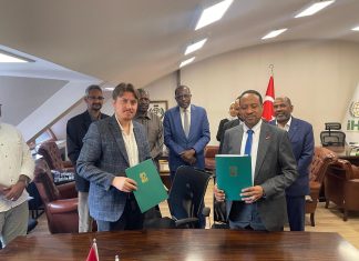 تعاون بين الجالية بإسطنبول وهيئة الإغاثة التركية لمساعدة الشعب السوداني تعاون بين الجالية بإسطنبول وهيئة الإغاثة التركية لمساعدة الشعب السوداني