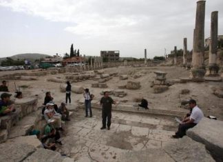 إسرائيل تدشن مرحلة نهب المواقع الأثرية في الضفة الغربية إسرائيل تدشن مرحلة نهب المواقع الأثرية في الضفة الغربية