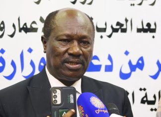 وزير الداخلية يدشن ١٦ طنا أدوية لعلاج جرحى معركة الكرامة وزير الداخلية يدشن ١٦ طنا أدوية لعلاج جرحى معركة الكرامة