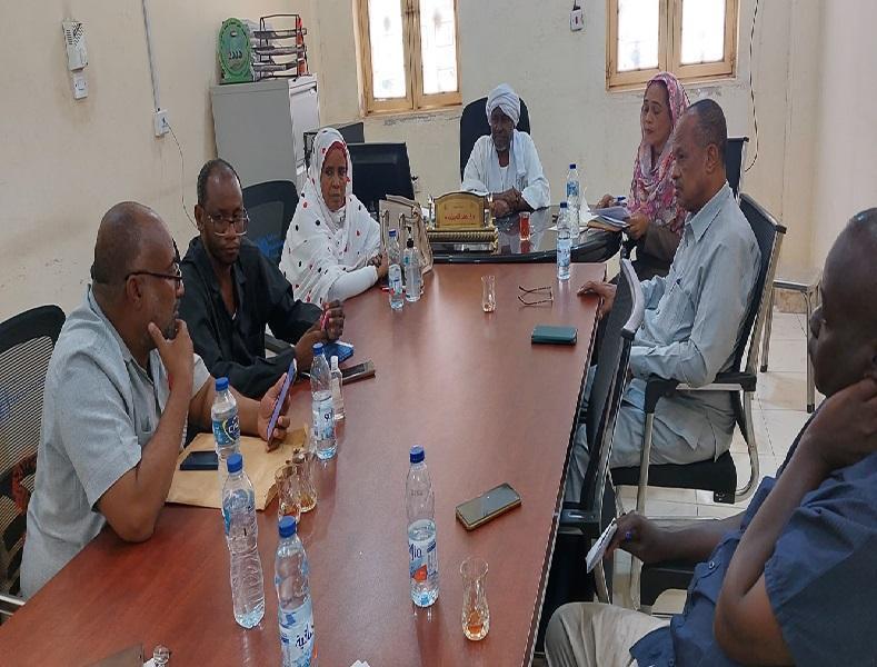 لجنة الحصر وايواء النازحين تناقش قضية تفريغ المدارس من النازحين لجنة الحصر وايواء النازحين تناقش قضية تفريغ المدارس من النازحين