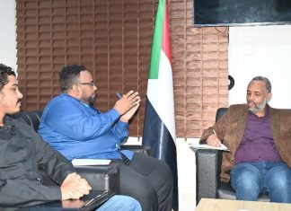 وزير الصحة يلتقي المدير القطري لتجمع الأطباء السودانيين بامريكا (سابا) وزير الصحة يلتقي المدير القطري لتجمع الأطباء السودانيين بامريكا (سابا)