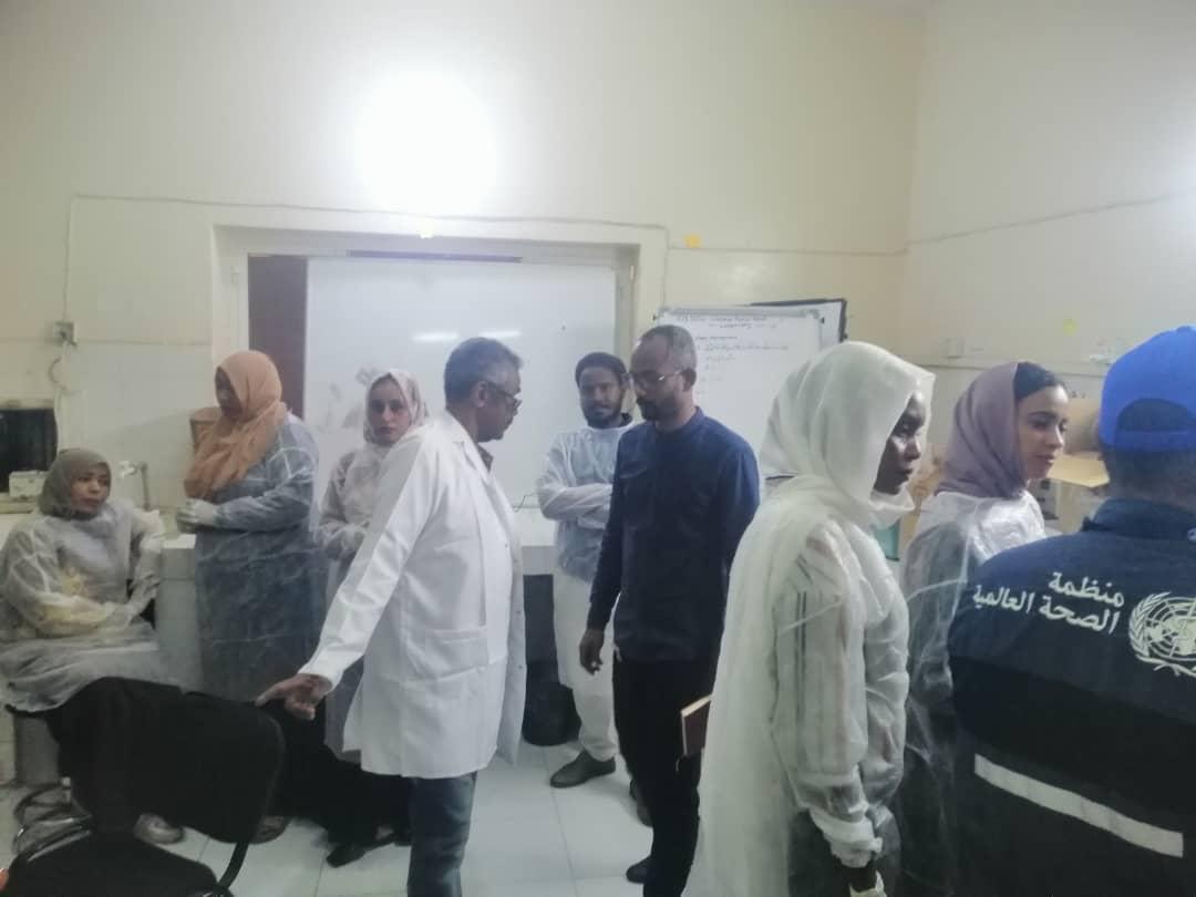 يدشن خدمات فحص الانفلونزا الموسمية بثلاث مراكز بالبحر الأحمر يدشن خدمات فحص الانفلونزا الموسمية بثلاث مراكز بالبحر الأحمر