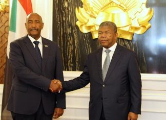 القائم بأعمال سفارة السودان برواندا: زيارة رئيس المجلس السيادي كانت مثمرة وبناءة القائم بأعمال سفارة السودان برواندا: زيارة رئيس المجلس السيادي كانت مثمرة وبناءة