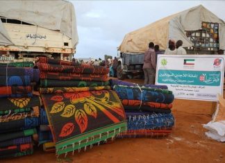 مساعدات كويتية بقيمة 120 ألف دولار للاجئين سودانيين في تشاد مساعدات كويتية بقيمة 120 ألف دولار للاجئين سودانيين في تشاد