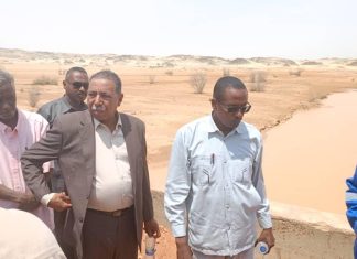والي الشمالية يقف على المعالجات التي تمت بالطريق القومي عند الكيلو 633 والي الشمالية يقف على المعالجات التي تمت بالطريق القومي عند الكيلو 633