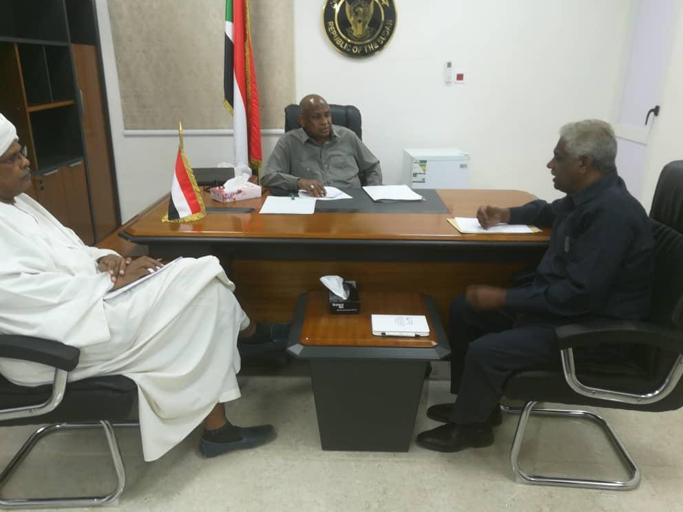 مجلس الوزراء يتسلم مقترح ملتقى الكرامة للسودانيين بالخارج مجلس الوزراء يتسلم مقترح ملتقى الكرامة للسودانيين بالخارج