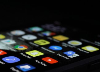 وسائل التواصل وتأثيرها على علاقاتنا وحياتنا وسائل التواصل وتأثيرها على علاقاتنا وحياتنا