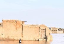 عشرات القتلى ومئات المفقودين جراء انهيار سد في شرق السودان عشرات القتلى ومئات المفقودين جراء انهيار سد في شرق السودان