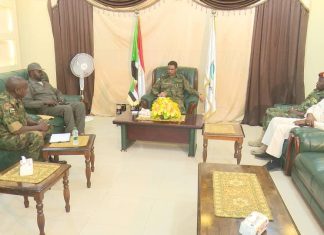 الازرق يلتقي وفد حركة تحرير السودان جناح صلاح الدين ادم الازرق يلتقي وفد حركة تحرير السودان جناح صلاح الدين ادم