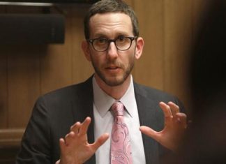 كاليفورنيا تقرّ قانوناً لتنظيم الذكاء الاصطناعي كاليفورنيا تقرّ قانوناً لتنظيم الذكاء الاصطناعي