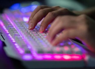 اتهامات للحكومة الصينية باختراق خدمات الإنترنت الأميركية الكبرى اتهامات للحكومة الصينية باختراق خدمات الإنترنت الأميركية الكبرى