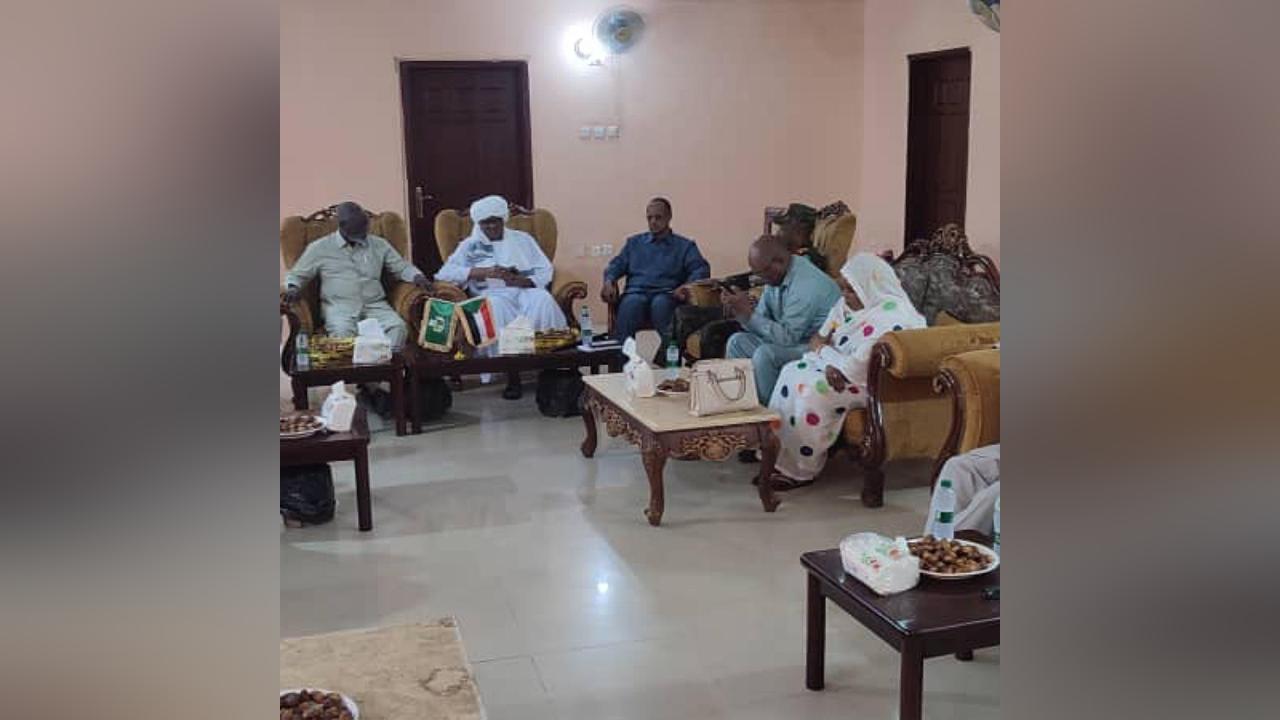 والي القضارف ومعتمد اللاجئين بالسودان يبحثان عدد من قضايا والي القضارف ومعتمد اللاجئين بالسودان يبحثان عدد من قضايا
