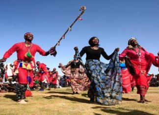 لماذا يرقص السودانيون إبّان الحروب؟ لماذا يرقص السودانيون إبّان الحروب؟