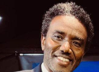 بكري الجاك لـ “أفريقيا برس”: إيقاف الحرب يتطلب من الجيش الذهاب للتفاوض دون شروط بكري الجاك لـ "أفريقيا برس": إيقاف الحرب يتطلب من الجيش الذهاب للتفاوض دون شروط