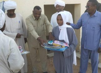 تدشين توزيع مستلزمات مدرسية لطلاب منطقة كويا تدشين توزيع مستلزمات مدرسية لطلاب منطقة كويا