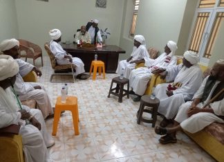 رئيس المقاومة الشعبية المسلحة بالشمالية يلتقي وفد حلف الكرامة رئيس المقاومة الشعبية المسلحة بالشمالية يلتقي وفد حلف الكرامة