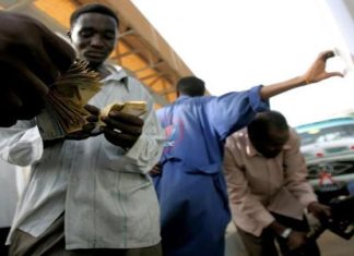 انتشار النقود المزيفة في مناطق “الدعم السريع” انتشار النقود المزيفة في مناطق "الدعم السريع"