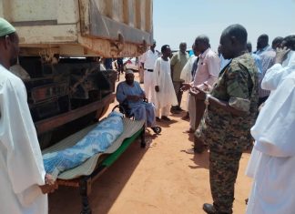حمزة يشارك في تشييع شهداء قصف كررى والمشيعون يستنكرون إستهداف المليشيا لمنازلهم حمزة يشارك في تشييع شهداء قصف كررى والمشيعون يستنكرون إستهداف المليشيا لمنازلهم