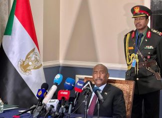 البرهان: ادلة تثبت تورط الإمارات في حرب الشعب السوداني البرهان: ادلة تثبت تورط الإمارات في حرب الشعب السوداني