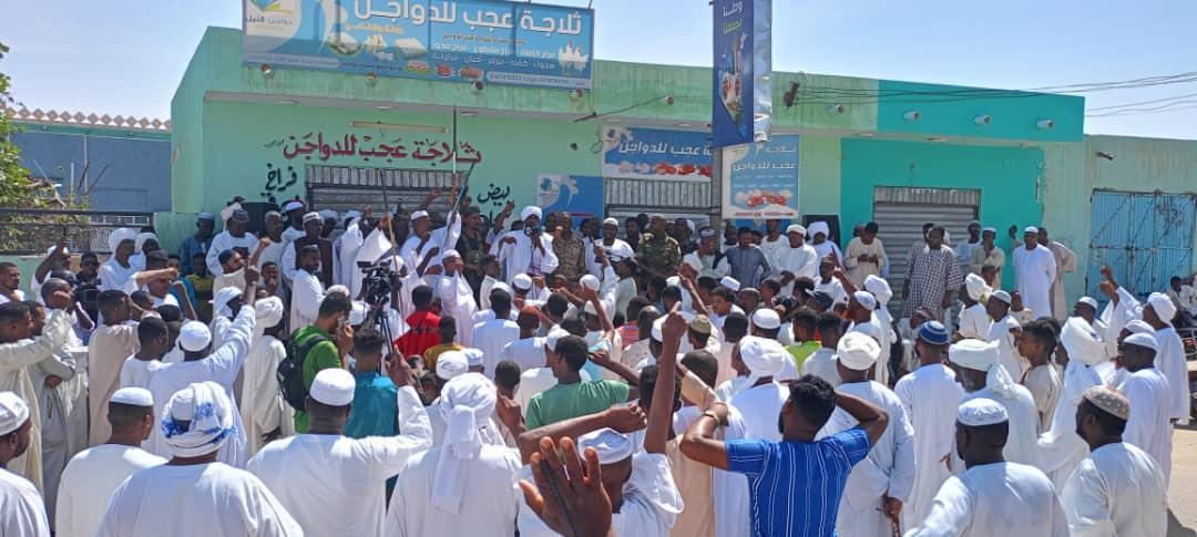 موكب لجماهير دنقلا مساند وداعم للقوات المسلحة موكب لجماهير دنقلا مساند وداعم للقوات المسلحة
