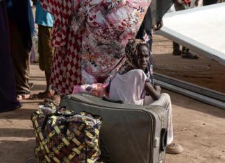 الحرب والفيضانات والأمراض تنهش السودان الحرب والفيضانات والأمراض تنهش السودان