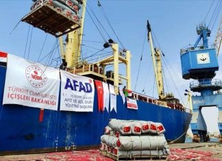 سفينة مساعدات إنسانية تركية كويتية تصل السودان سفينة مساعدات إنسانية تركية كويتية تصل السودان