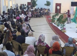 من حكايات الدمازين وأغنياتها: مسرح سوداني في زمن الحرب من حكايات الدمازين وأغنياتها: مسرح سوداني في زمن الحرب