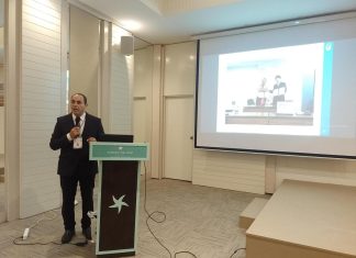 علي البقلوطي.. الجزيرة نت تحاور عالما تونسيا جمع بين الرياضيات والعلوم الأخرى علي البقلوطي.. الجزيرة نت تحاور عالما تونسيا جمع بين الرياضيات والعلوم الأخرى