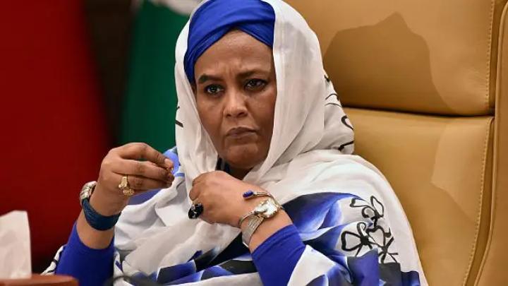 سفارة السودان بالقاهرة تتخذ قرارًا قاسيًا تجاه مريم المهدي وأسرة صديق الصادق سفارة السودان بالقاهرة تتخذ قرارًا قاسيًا تجاه مريم المهدي وأسرة صديق الصادق