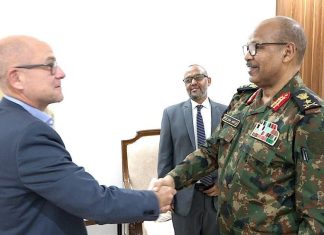 مجلس السيادة يضع إنتهاكات قوات الدعم السريع أمام وفد أمريكي ويتلقى وعدا بهذه الأشياء مجلس السيادة يضع إنتهاكات قوات الدعم السريع أمام وفد أمريكي ويتلقى وعدا بهذه الأشياء