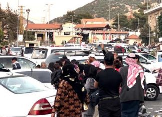 الأمم المتحدة تحث على إلغاء قيود دخول اللاجئين عبر الحدود الأمم المتحدة تحث على إلغاء قيود دخول اللاجئين عبر الحدود